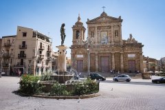 13.1gela-piazza-umberto-i-e-chiesa-madre-1